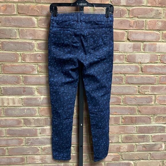Leara Woman Slim Fit Navy Floral Print Skinny Jean - Picture 2 of 7